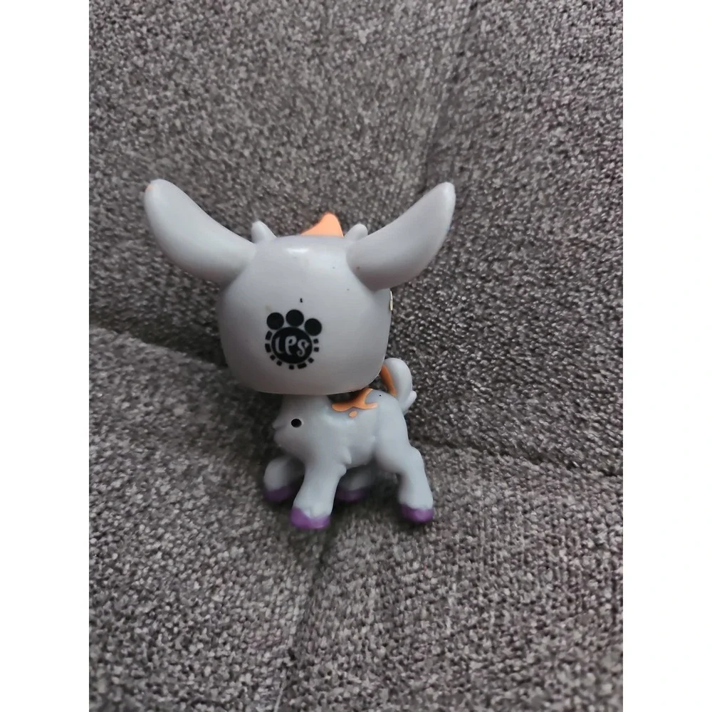 Authentic Littlest Pet Shop LPS #2389 Gray Goat Purple Hooves Orange Horns
